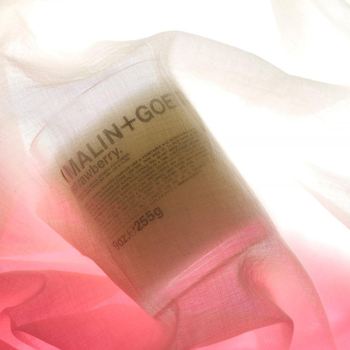 Afbeelding van Strawberry scented candle van het merk Malin + Goetz