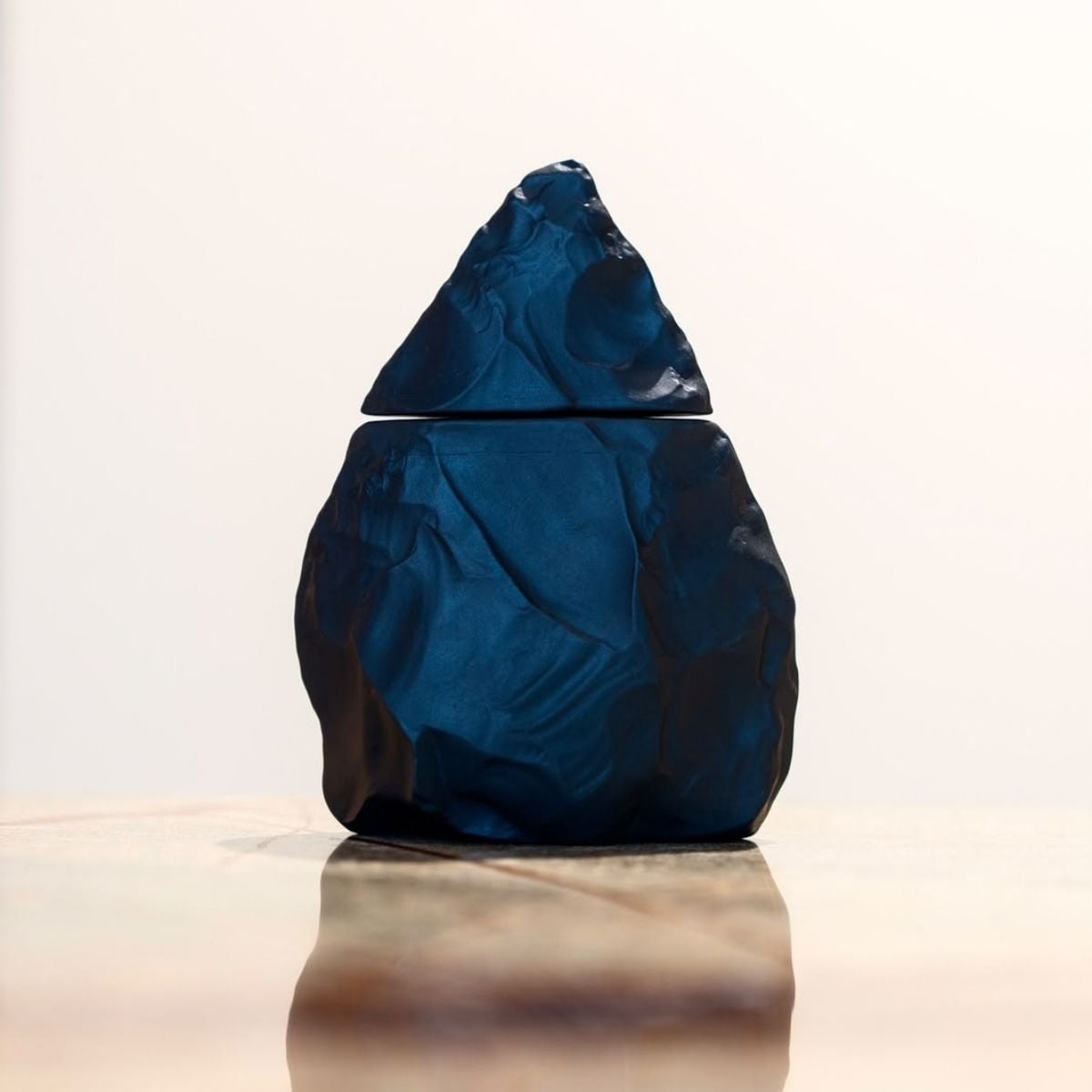 Neandertal – Dark Porcelain